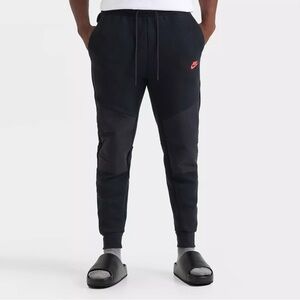 Nike Men's Black and Red Joggers